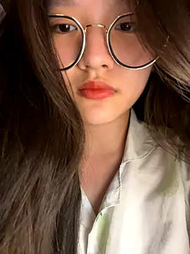 Snapshot of Krixxi22 chatting on 10-12-25, 02:16 Krixxi22 online show from 10-12-25, 02:16