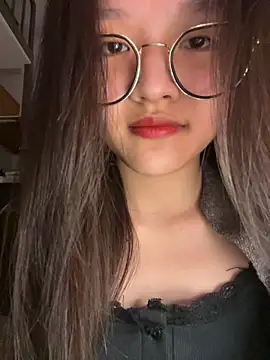 Snapshot of Krixxi22 chatting on 10-20-25, 04:40 Krixxi22 online show from 10-20-25, 04:40