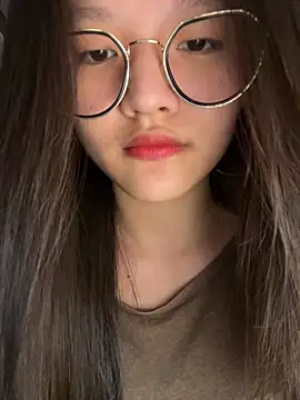 Snapshot of Krixxi22 chatting on 10-21-25, 02:29 Krixxi22 online show from 10-21-25, 02:29