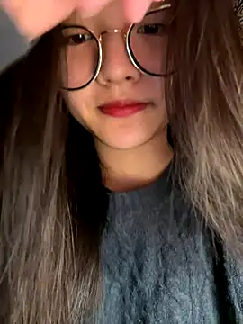 Snapshot of Krixxi22 chatting on 10-24-25, 04:03 Krixxi22 online show from 10-24-25, 04:03