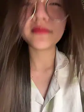 Snapshot of Krixxi22 chatting on 10-27-25, 02:32 Krixxi22 online show from 10-27-25, 02:32