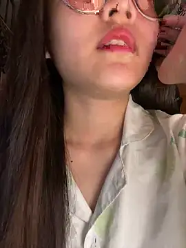 Snapshot of Krixxi22 chatting on 10-31-25, 02:51 Krixxi22 online show from 10-31-25, 02:51