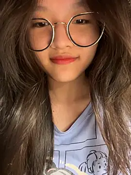 Snapshot of Krixxi22 chatting on 11-05-25, 05:02 Krixxi22 online show from 11-05-25, 05:02