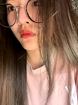 Snapshot of Krixxi22 chatting on 11-07-25, 07:03 Krixxi22 online show from 11-07-25, 07:03