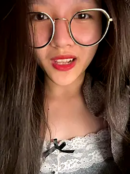 Snapshot of Krixxi22 chatting on 11-09-25, 04:38 Krixxi22 online show from 11-09-25, 04:38