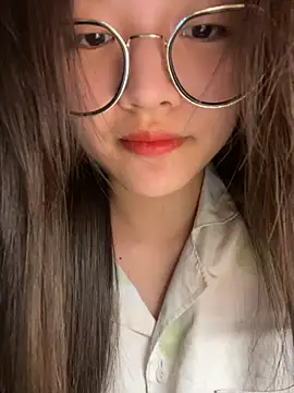 Snapshot of Krixxi22 chatting on 11-20-25, 02:28 Krixxi22 online show from 11-20-25, 02:28