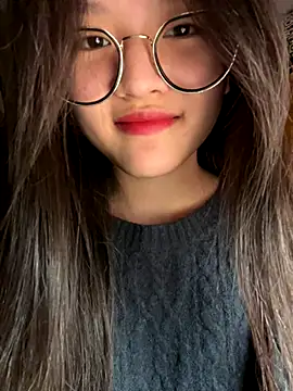 Snapshot of Krixxi22 chatting on 11-23-25, 03:45 Krixxi22 online show from 11-23-25, 03:45