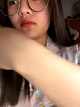 Snapshot of Krixxi22 chatting on 12-02-25, 03:40 Krixxi22 online show from 12-02-25, 03:40