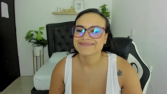 zoe danae  online show from 12-26-24, 12:16