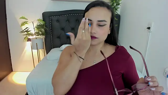 zoe danae  online show from 01-15-25, 12:04