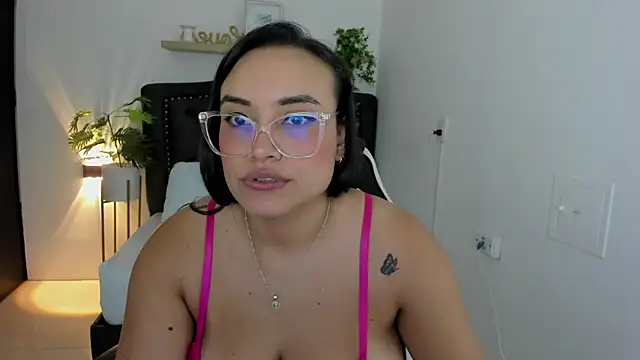 zoe danae  online show from 03-04-25, 12:01