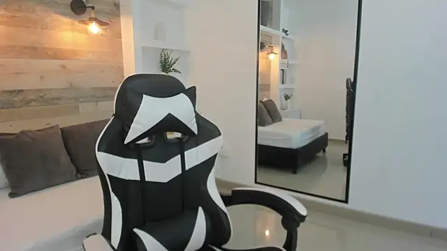 zoe danae  online show from 02-27-26, 12:27