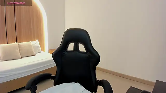 zoe danae  online show from 04-16-26, 01:12