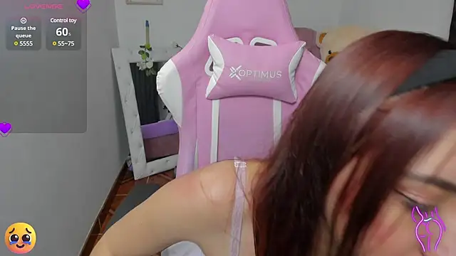 Snapshot of karla_cute01 chatting on 02-25-25, 12:14 karla cute01 online show from 02-25-25, 12:14