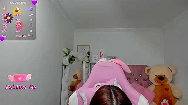 Snapshot of karla_cute01 chatting on 03-22-25, 08:37 karla cute01 online show from 03-22-25, 08:37