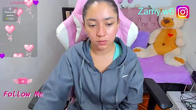 Snapshot of karla_cute01 chatting on 09-16-25, 11:33 karla cute01 online show from 09-16-25, 11:33