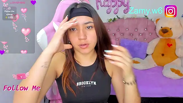 Snapshot of karla_cute01 chatting on 09-18-25, 09:06 karla cute01 online show from 09-18-25, 09:06