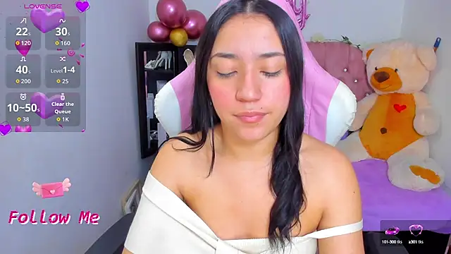 Snapshot of karla_cute01 chatting on 10-13-25, 10:48 karla cute01 online show from 10-13-25, 10:48