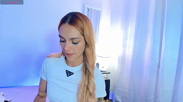 Snapshot of MeganLorensx chatting on 10-07-25, 11:35 MeganLorensx online show from 10-07-25, 11:35