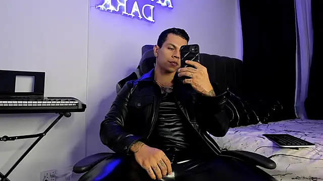 Aron Dark online show from 02-13-25, 11:04