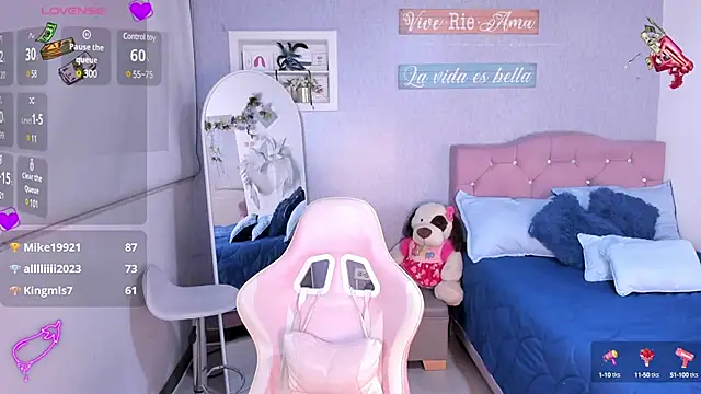 Kenia tompson01 online show from 02-21-25, 12:49