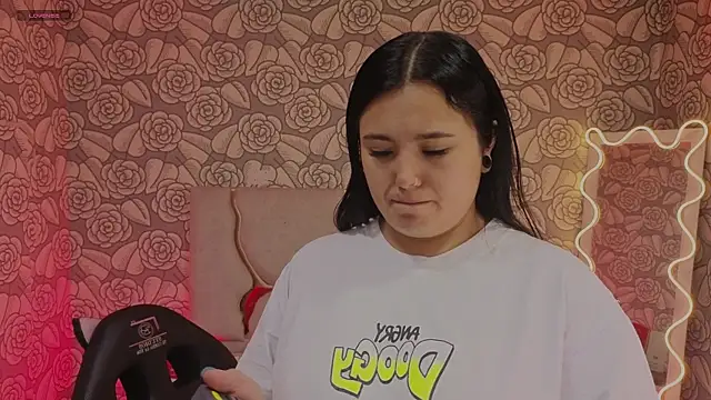 Mellani tay online show from 12-19-25, 03:24