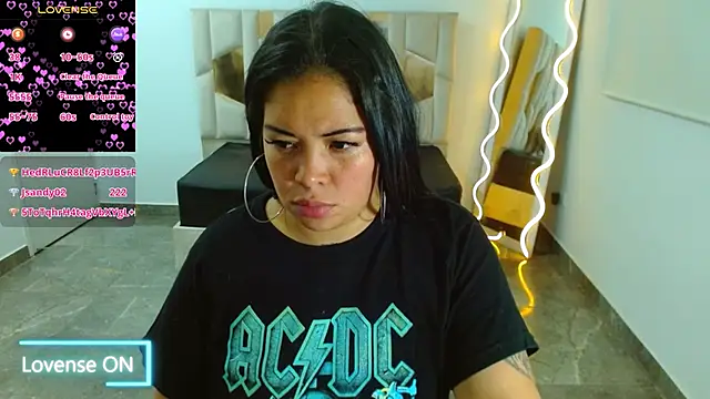 Snapshot of martinna_tay chatting on 01-24-25, 06:46 martinna tay online show from 01-24-25, 06:46