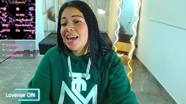 Snapshot of martinna_tay chatting on 01-31-25, 09:37 martinna tay online show from 01-31-25, 09:37