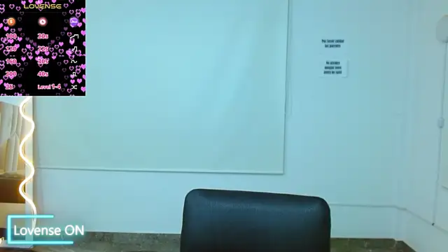 Snapshot of martinna_tay chatting on 03-04-25, 03:11 martinna tay online show from 03-04-25, 03:11