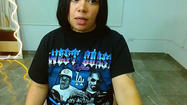 Snapshot of martinna_tay chatting on 03-10-25, 09:53 martinna tay online show from 03-10-25, 09:53