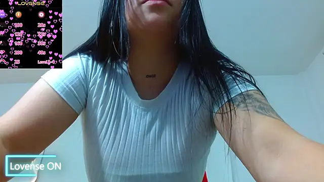 Snapshot of martinna_tay chatting on 03-13-25, 06:16 martinna tay online show from 03-13-25, 06:16