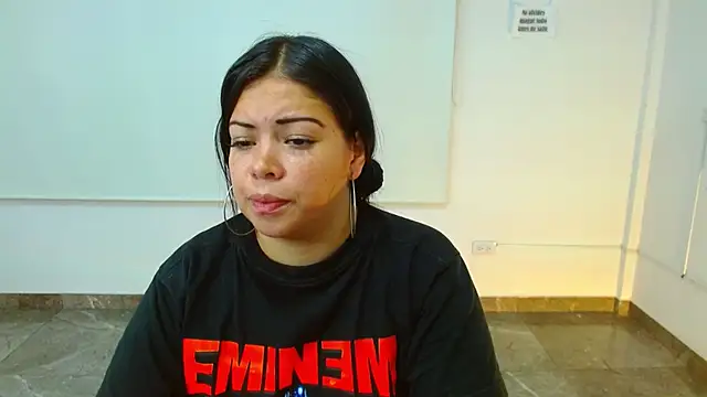 Snapshot of martinna_tay chatting on 03-17-25, 09:22 martinna tay online show from 03-17-25, 09:22