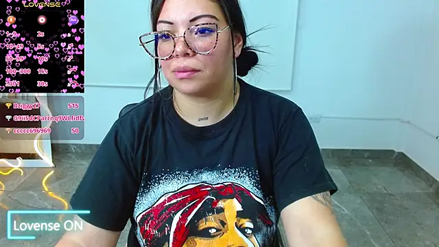 Snapshot of martinna_tay chatting on 03-22-25, 08:29 martinna tay online show from 03-22-25, 08:29