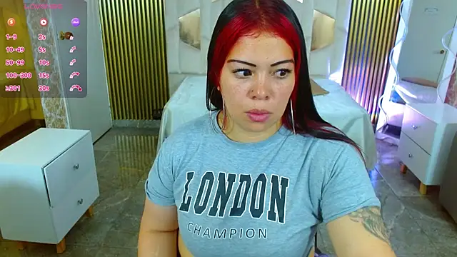 Snapshot of martinna_tay chatting on 10-11-25, 03:17 martinna tay online show from 10-11-25, 03:17