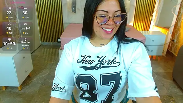 Snapshot of martinna_tay chatting on 12-01-25, 03:22 martinna tay online show from 12-01-25, 03:22