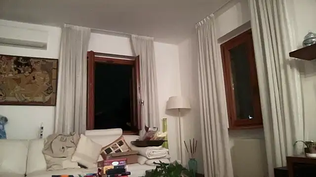 Snapshot of Britmi chatting on 01-12-26, 06:02 Britmi online show from 01-12-26, 06:02