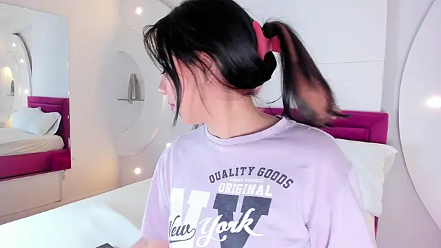 AliceHanz online show from 02-23-25, 04:17