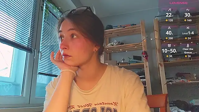 monlight  dana online show from 02-06-26, 01:47