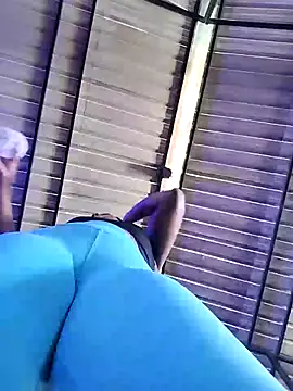 Snapshot of Berry_Bans chatting on 03-11-25, 05:24 Berry Bans online show from 03-11-25, 05:24