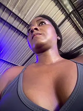 Snapshot of Berry_Bans chatting on 09-26-25, 05:17 Berry Bans online show from 09-26-25, 05:17