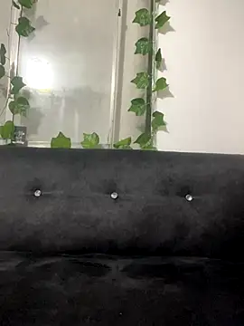 Snapshot of Berry_Bans chatting on 10-12-25, 10:53 Berry Bans online show from 10-12-25, 10:53