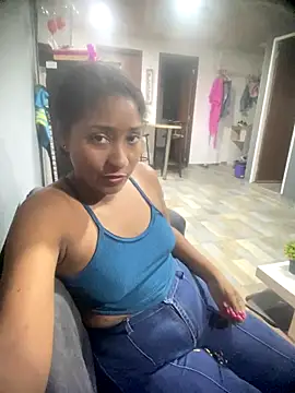 Snapshot of Berry_Bans chatting on 11-15-25, 11:10 Berry Bans online show from 11-15-25, 11:10