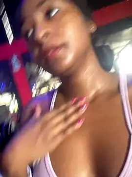 Snapshot of Berry_Bans chatting on 11-26-25, 05:14 Berry Bans online show from 11-26-25, 05:14