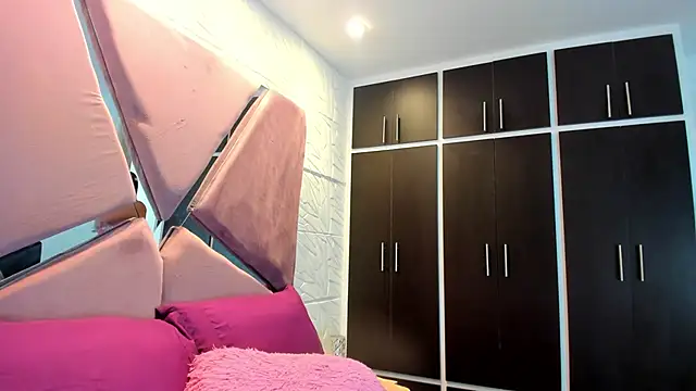 Snapshot of Charlotte_Ice1 chatting on 01-13-25, 08:58 Charlotte Ice1 online show from 01-13-25, 08:58