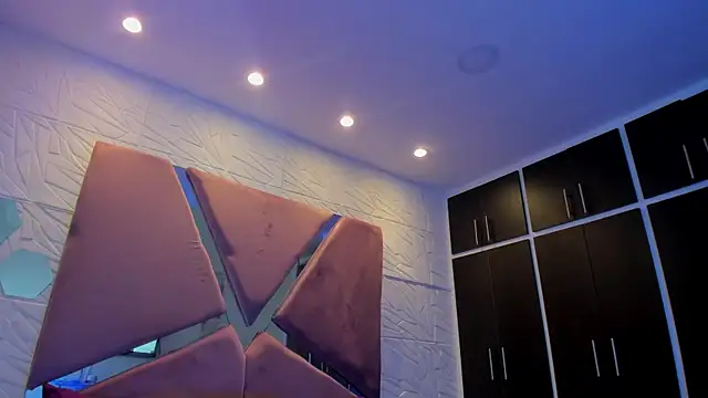 Snapshot of Charlotte_Ice1 chatting on 02-25-25, 07:36 Charlotte Ice1 online show from 02-25-25, 07:36