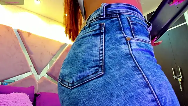 Snapshot of Charlotte_Ice1 chatting on 09-14-25, 05:23 Charlotte Ice1 online show from 09-14-25, 05:23