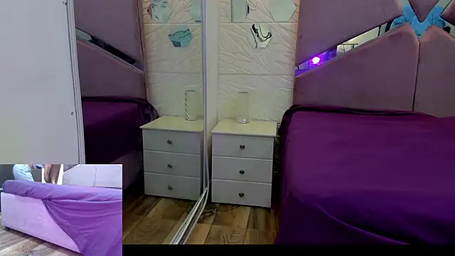 Snapshot of Charlotte_Ice1 chatting on 09-29-25, 03:50 Charlotte Ice1 online show from 09-29-25, 03:50