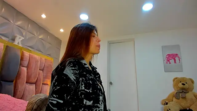 Charlotte Ice1 online show from 02-04-26, 03:29