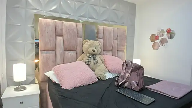 Charlotte Ice1 online show from 03-16-26, 03:49