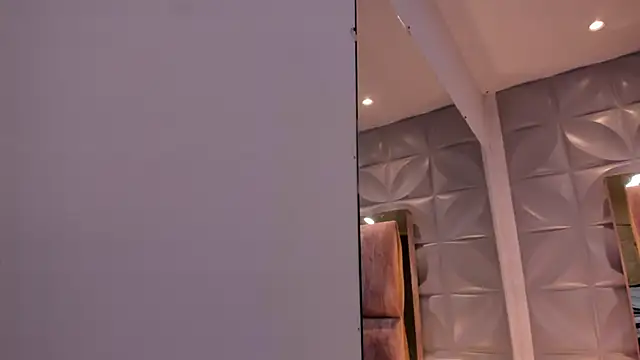 Charlotte Ice1 online show from 03-19-26, 01:15